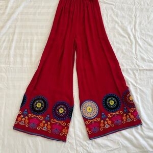 Palazzo with work on bottom